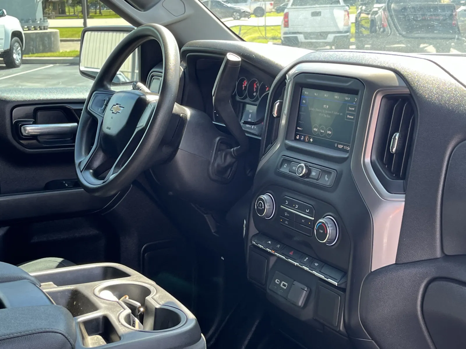 Chevrolet Silverado photo 13