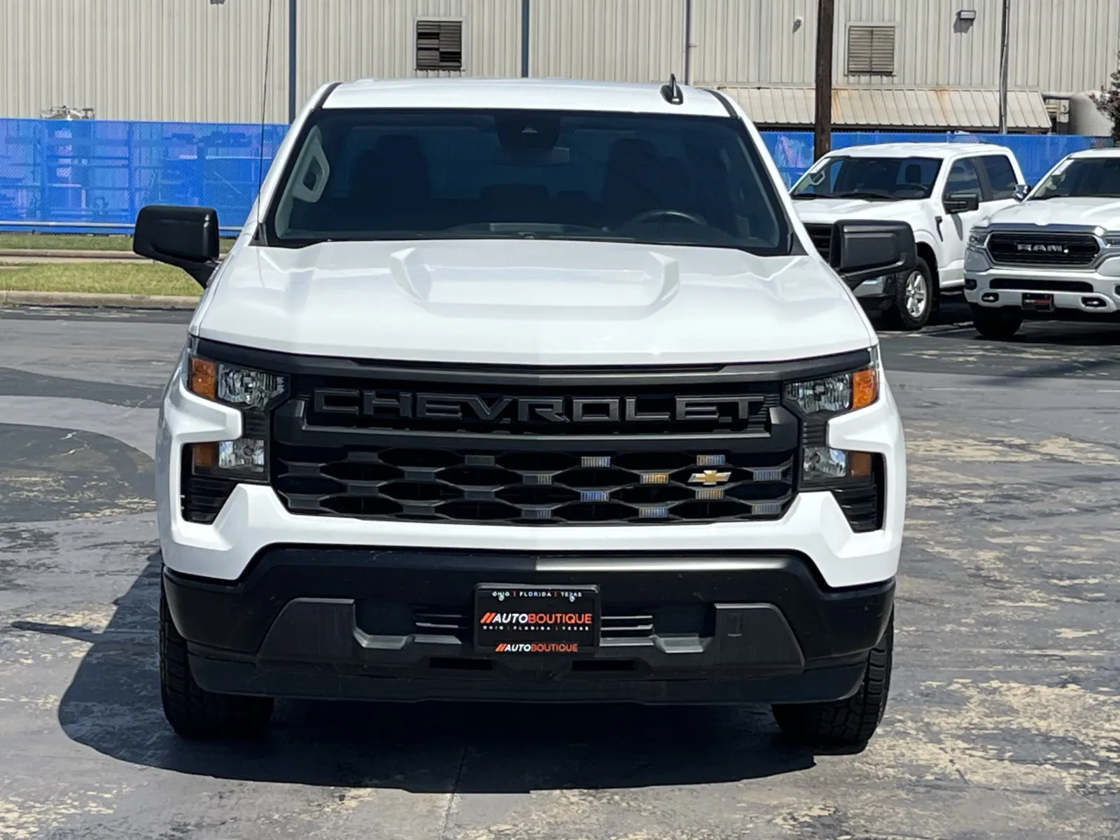 Chevrolet Silverado photo 4