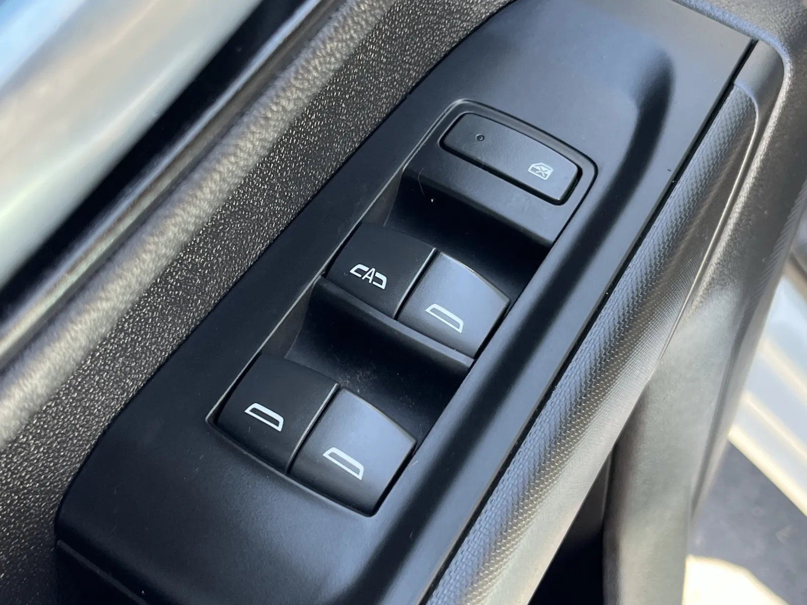 Chevrolet Silverado photo 21