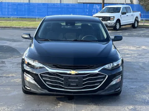 More photos of 2023 Chevrolet Malibu LT at Auto Boutique Texas, TX