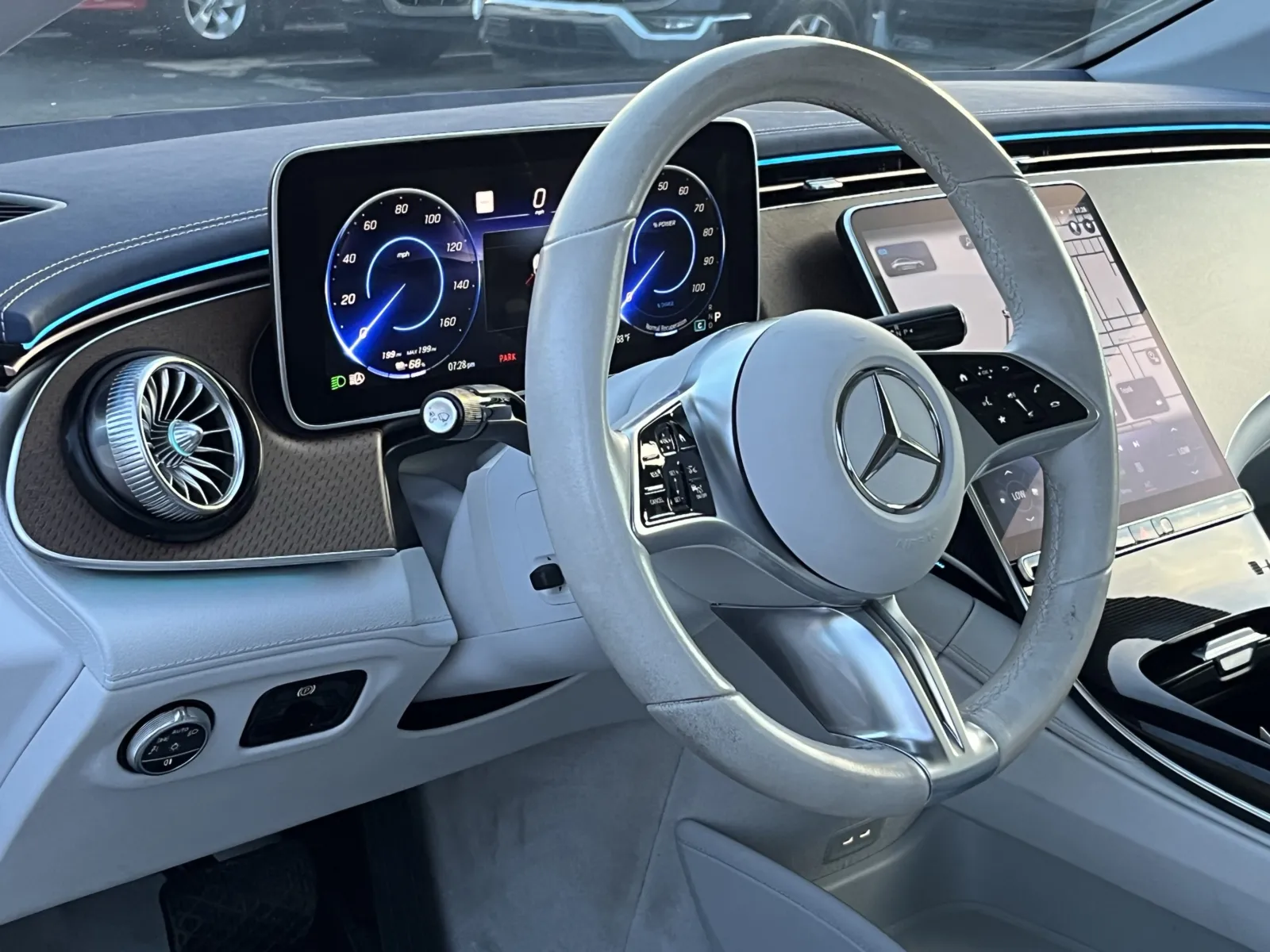 Mercedes-Benz EQE photo 13