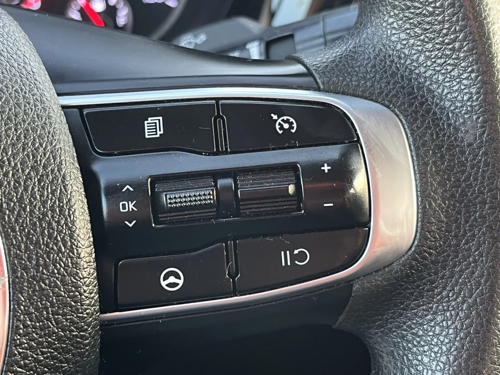 Kia K5 photo 19