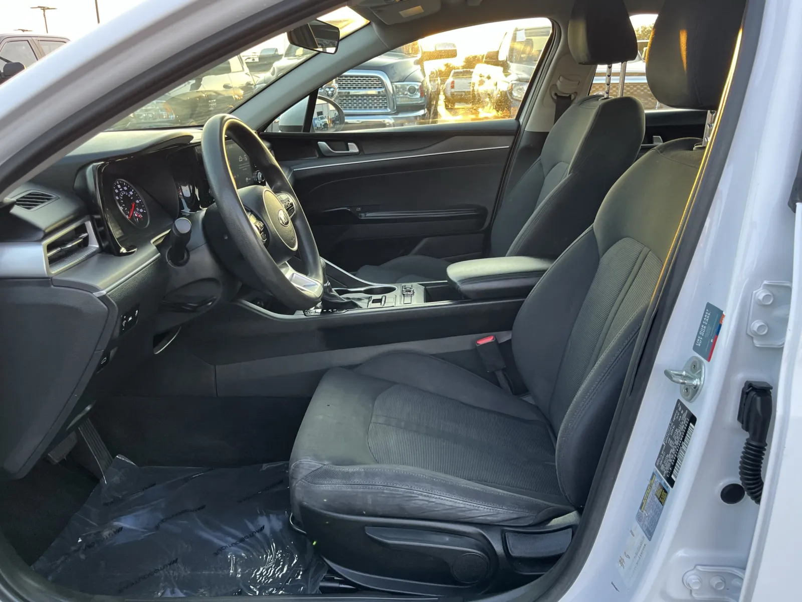 Kia K5 photo 25