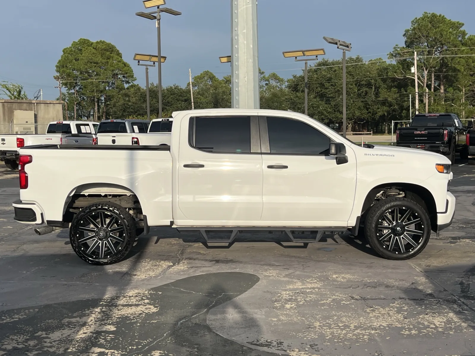 Chevrolet Silverado photo 11
