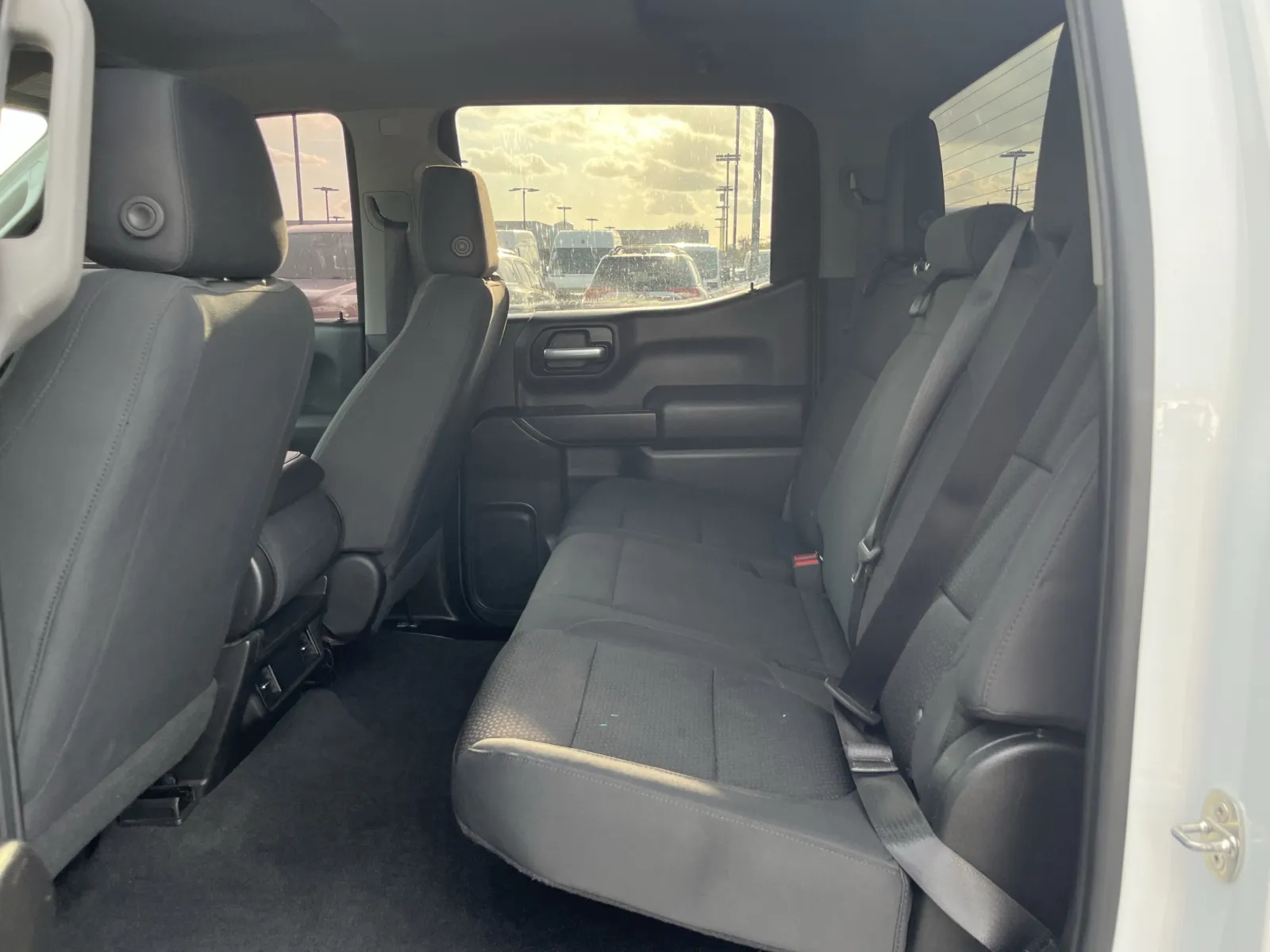 Chevrolet Silverado photo 24