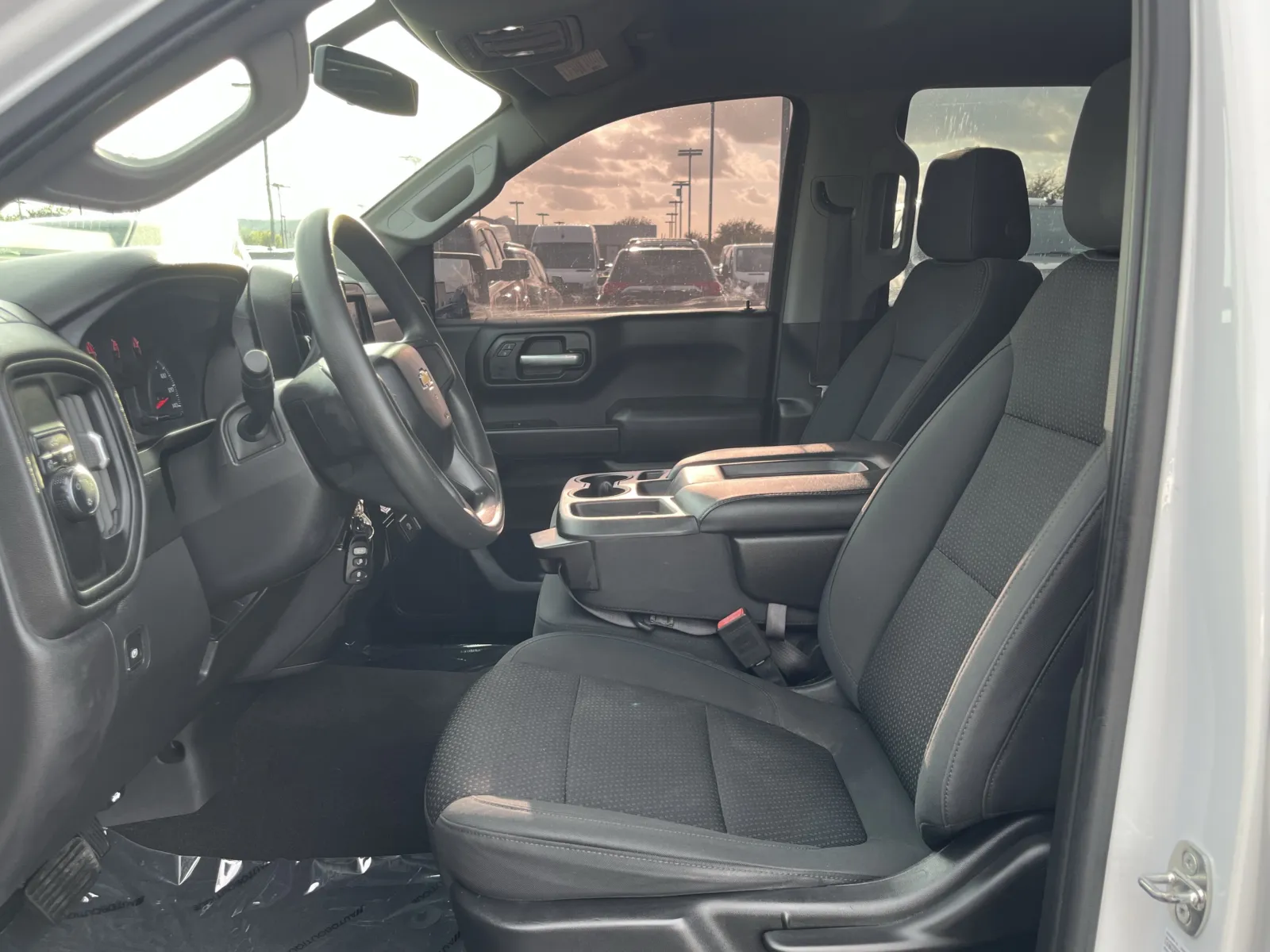 Chevrolet Silverado photo 22