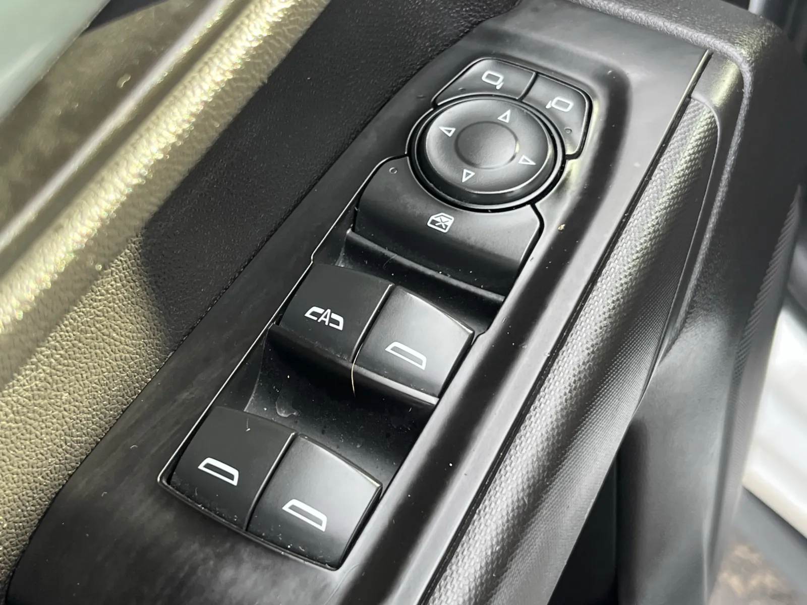 Chevrolet Silverado photo 21