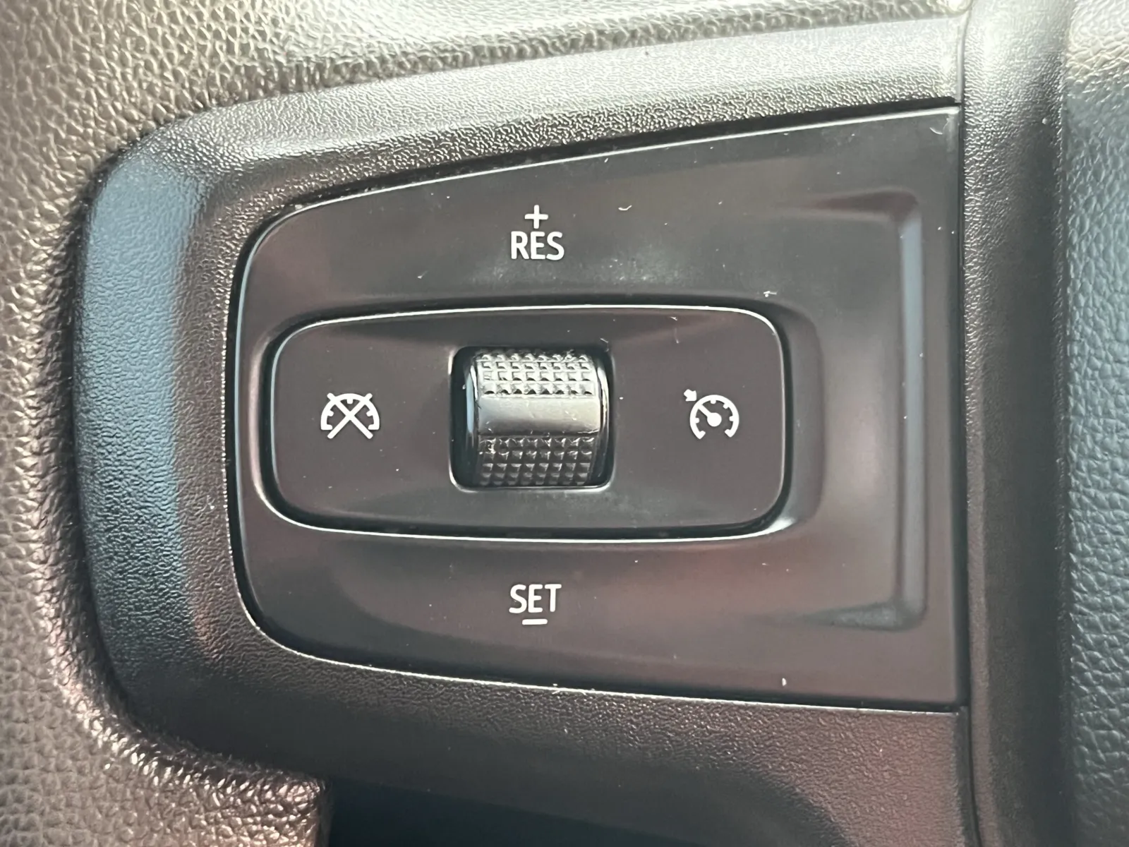 Chevrolet Silverado photo 16