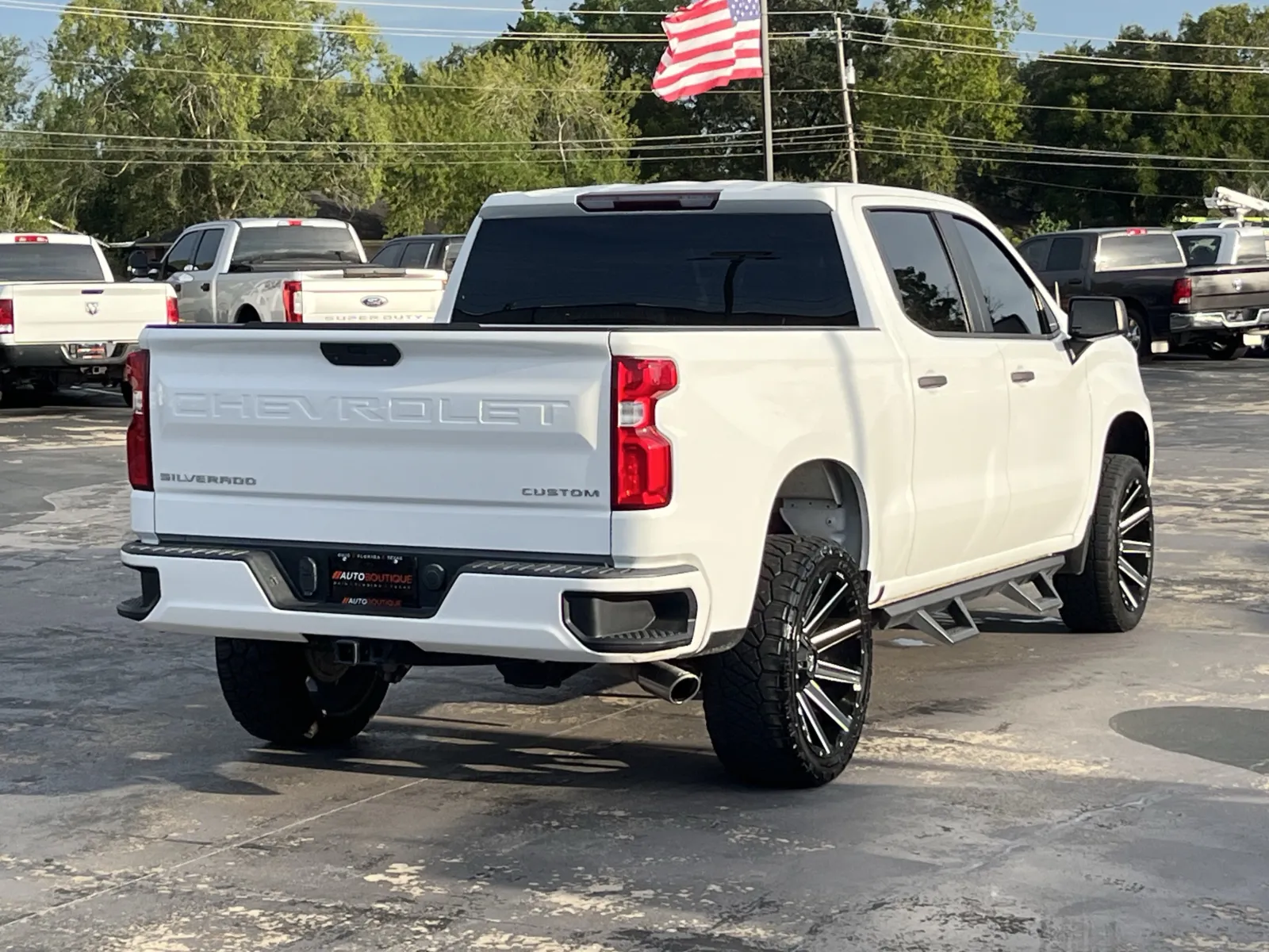 Chevrolet Silverado photo 9