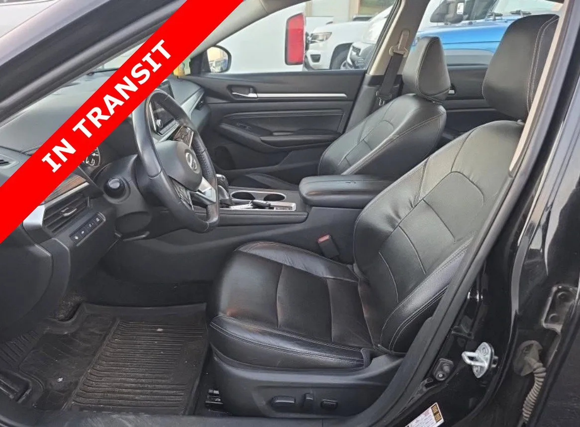 Nissan Altima photo 6