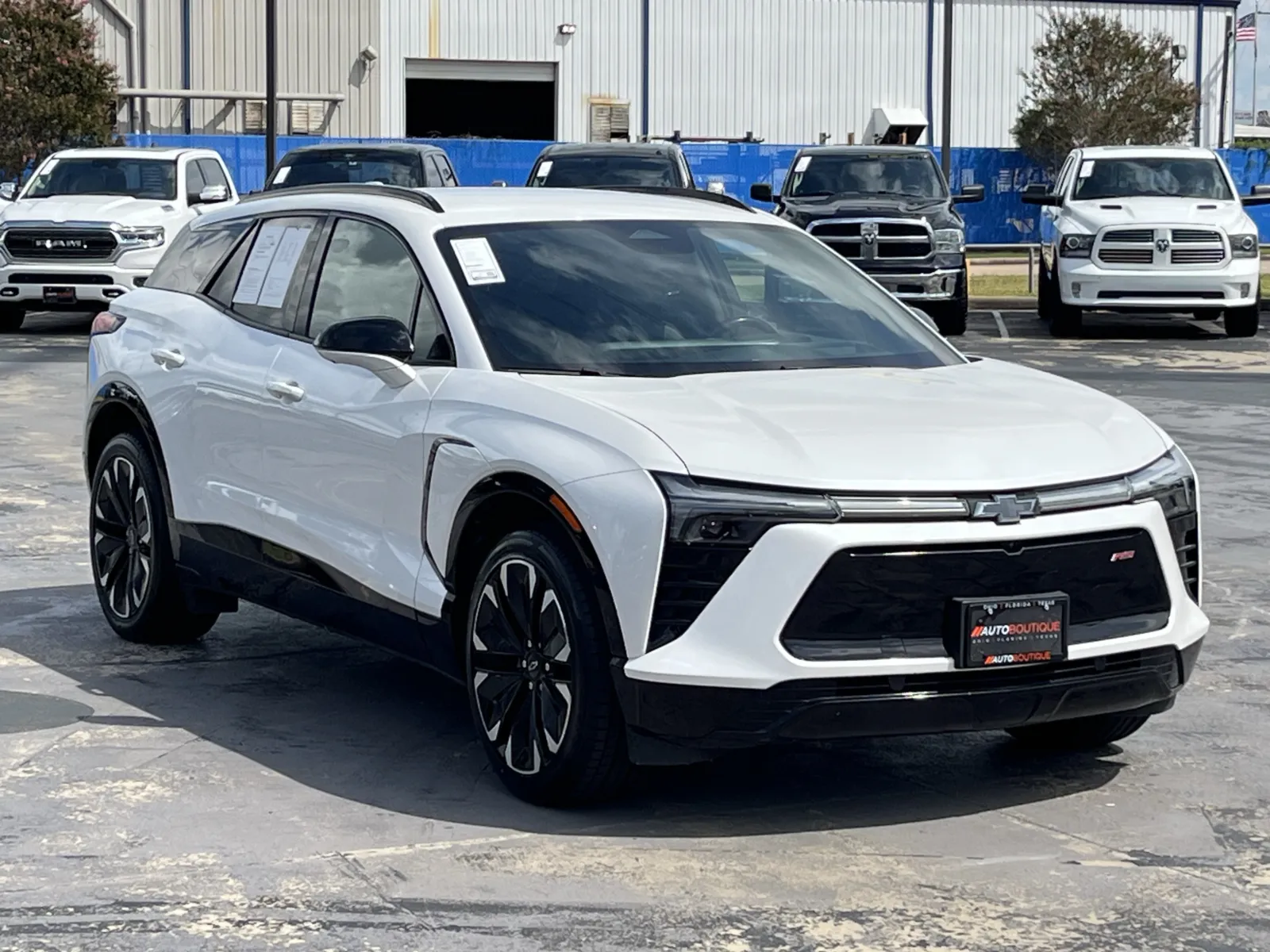 Chevrolet Blazer photo 3