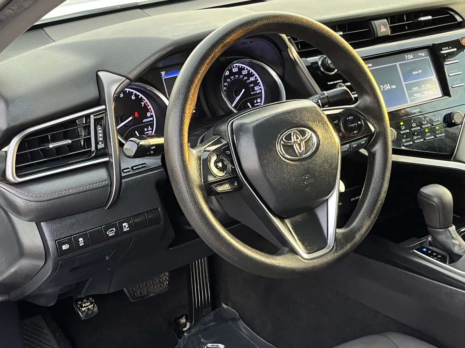 Toyota Camry photo 12