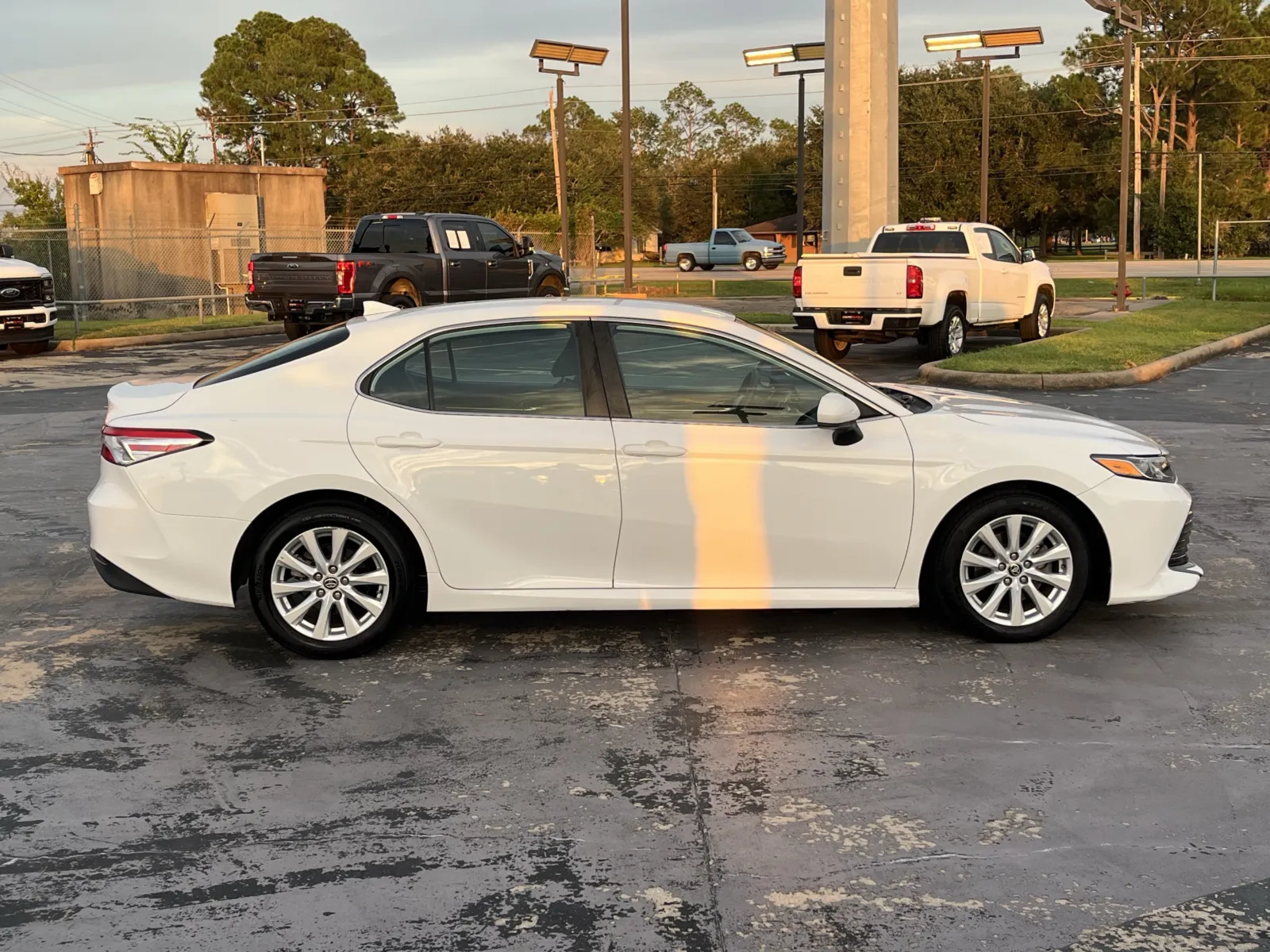 Toyota Camry photo 11