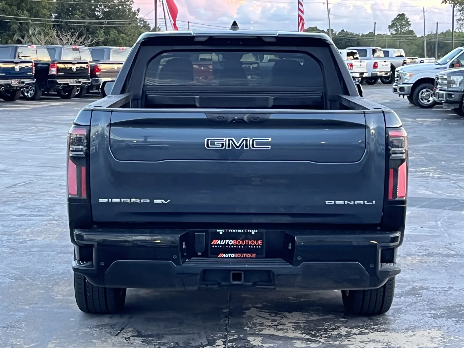 GMC Sierra photo 9