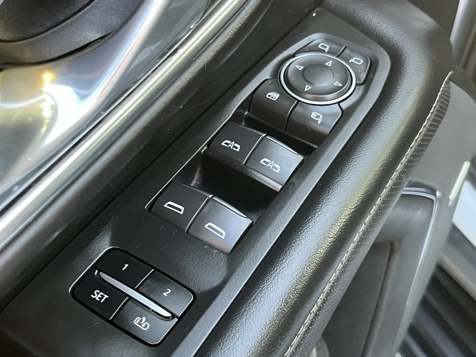 Chevrolet Suburban photo 25