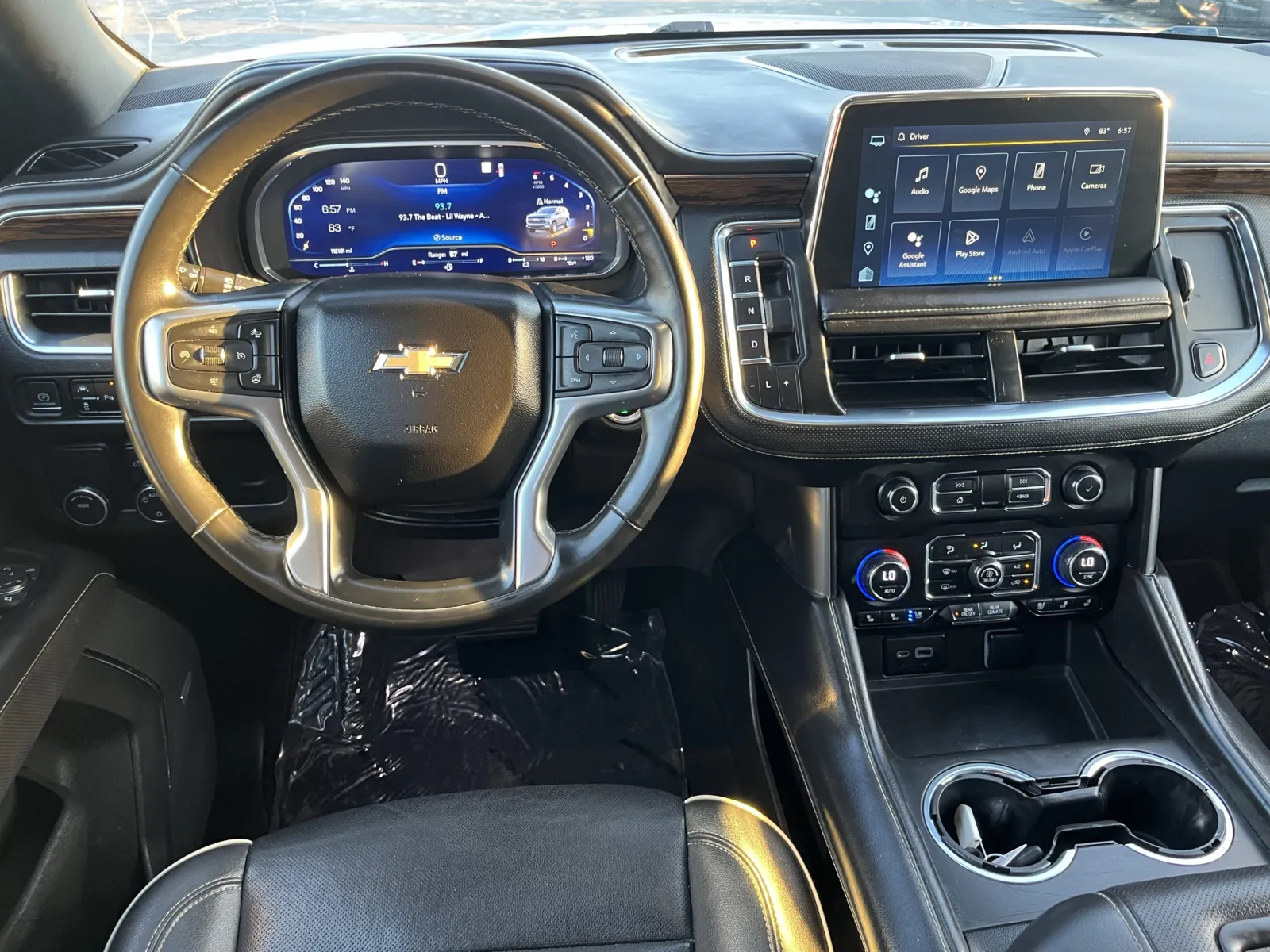 Chevrolet Suburban photo 17