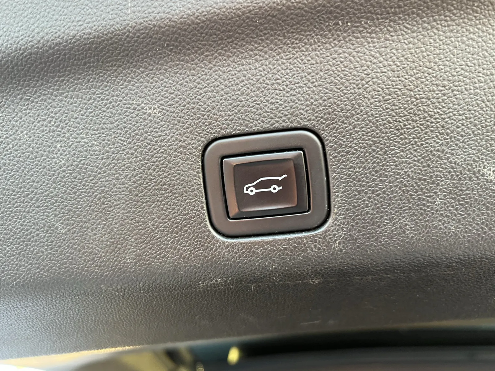 Chevrolet Suburban photo 15