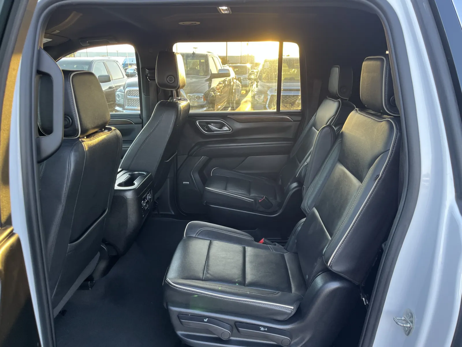 Chevrolet Suburban photo 30