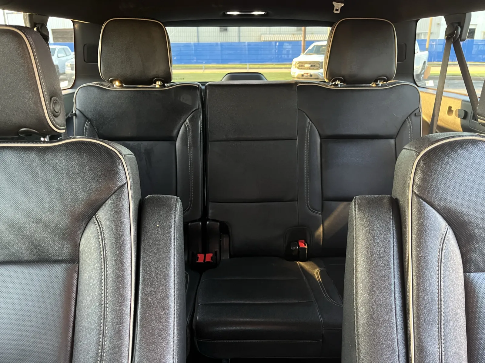 Chevrolet Suburban photo 31