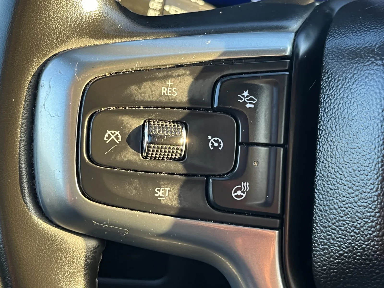 Chevrolet Suburban photo 19