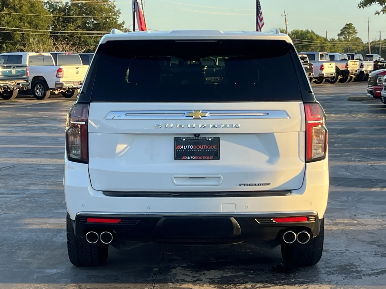 Chevrolet Suburban photo 7