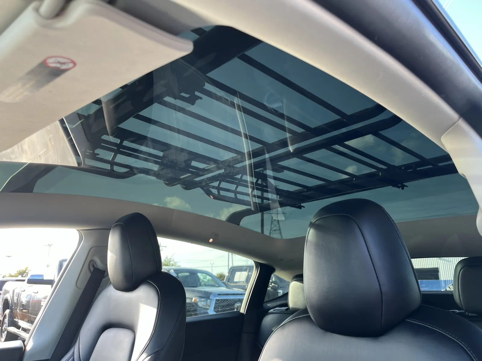 Tesla Model Y photo 7