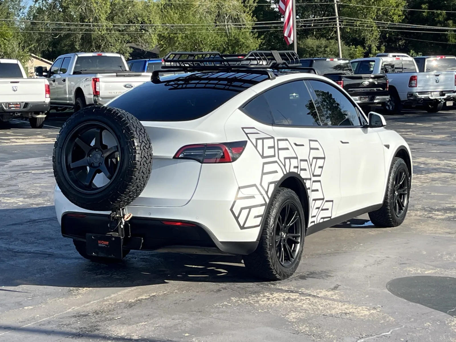 Tesla Model Y photo 9