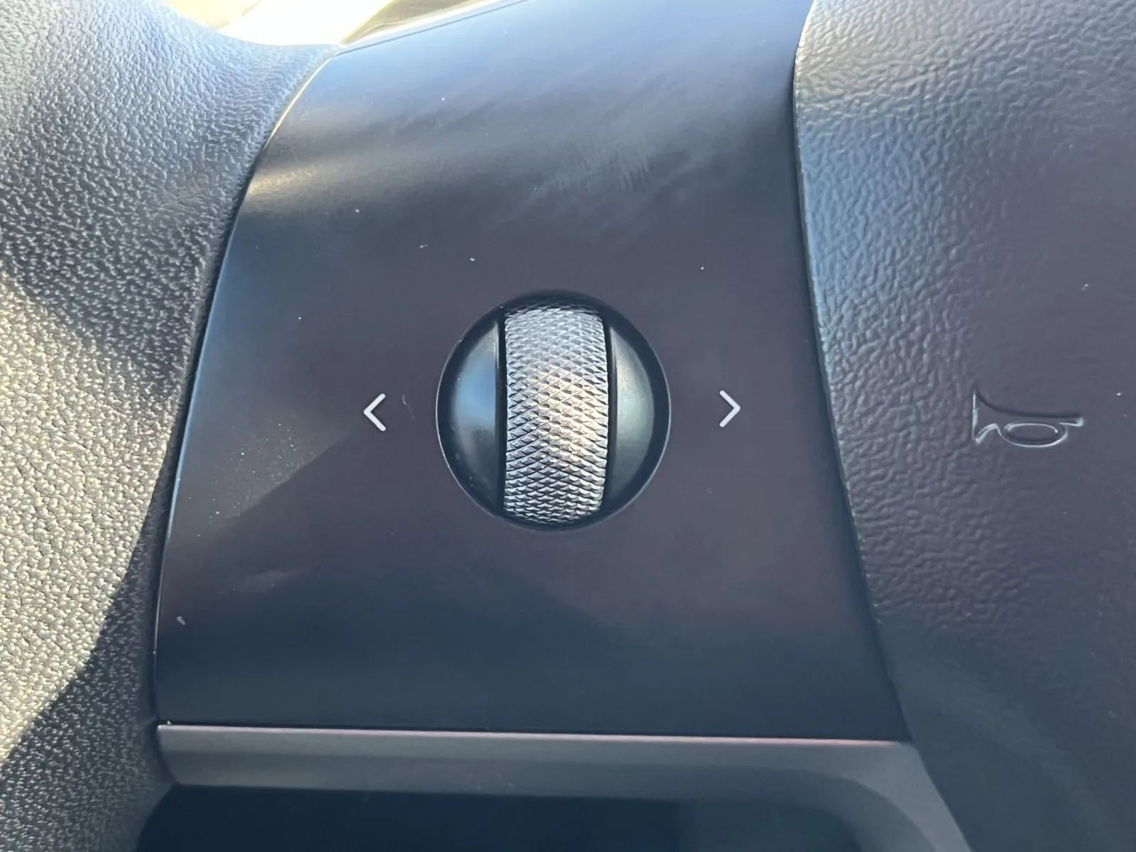 Tesla Model Y photo 17