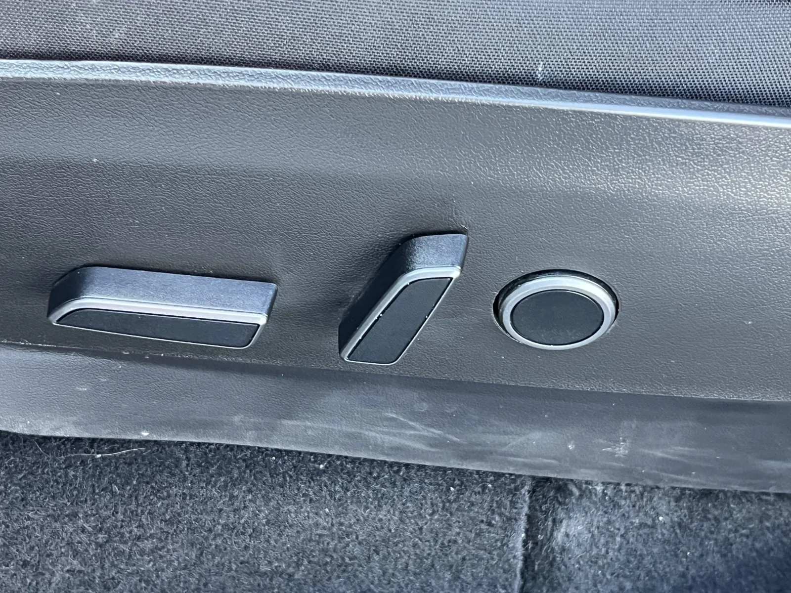 Tesla Model Y photo 24
