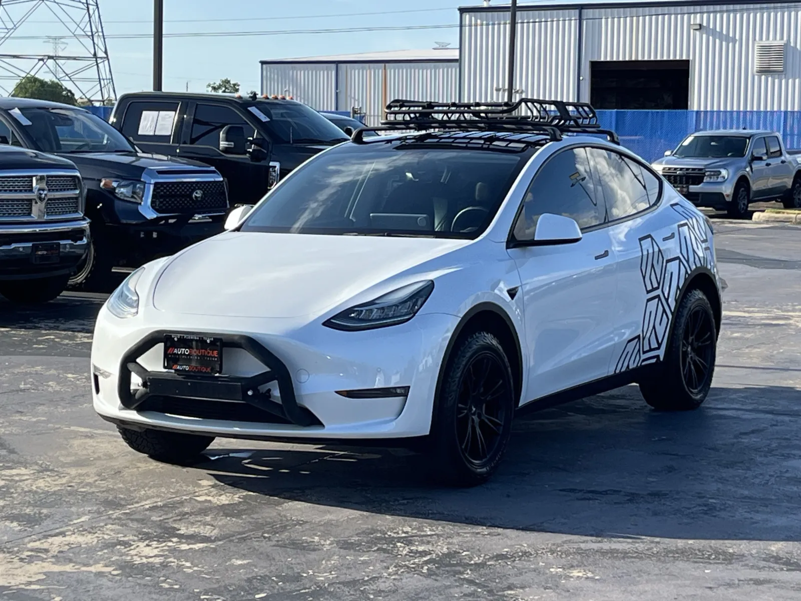 Tesla Model Y photo 2