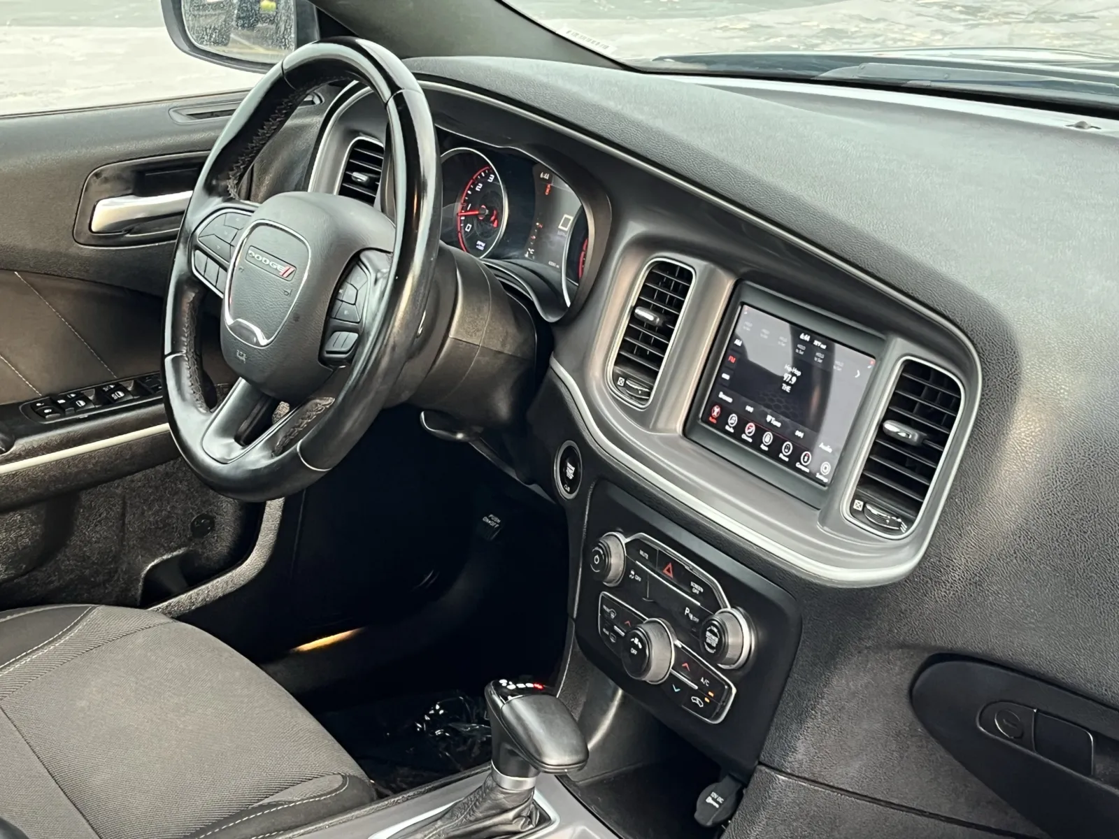 Dodge Charger photo 13