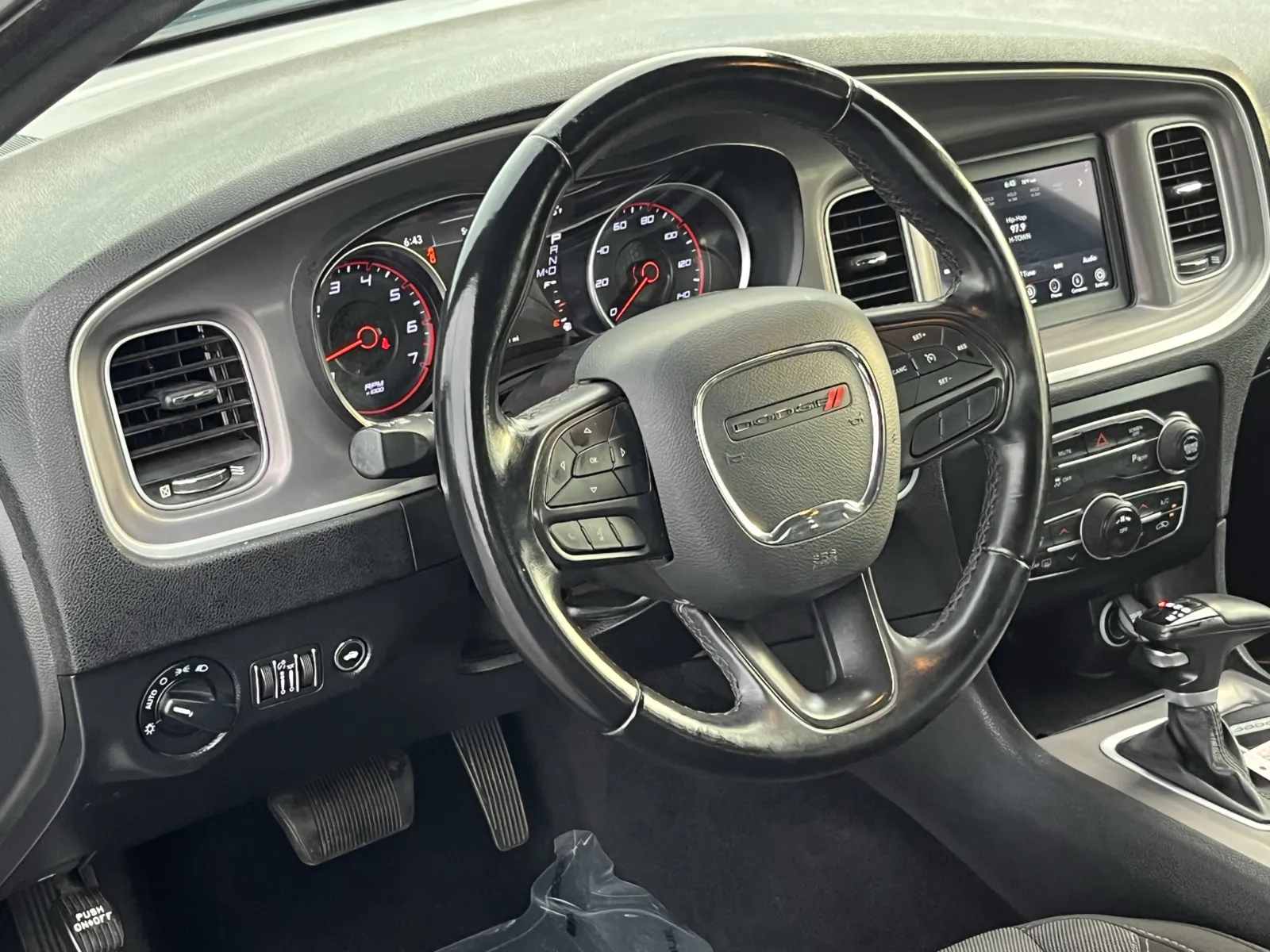 Dodge Charger photo 12