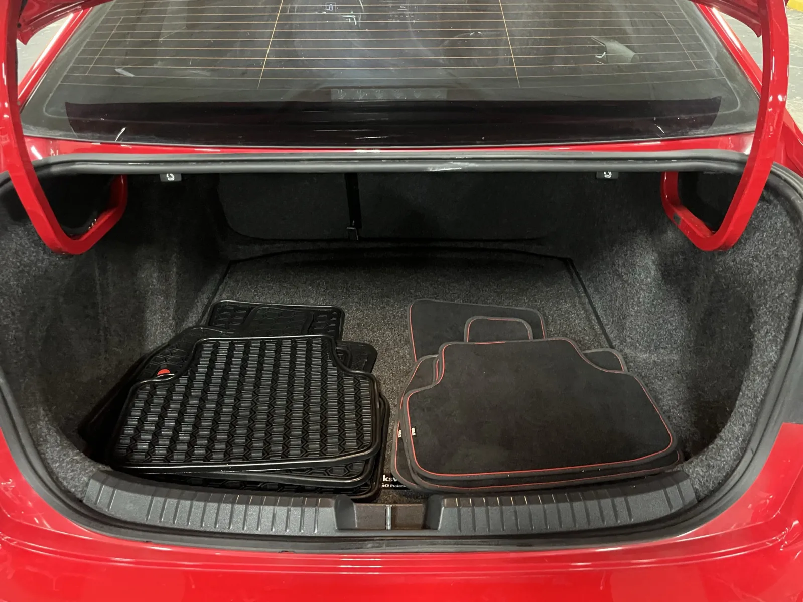 Volkswagen Jetta GLI photo 12