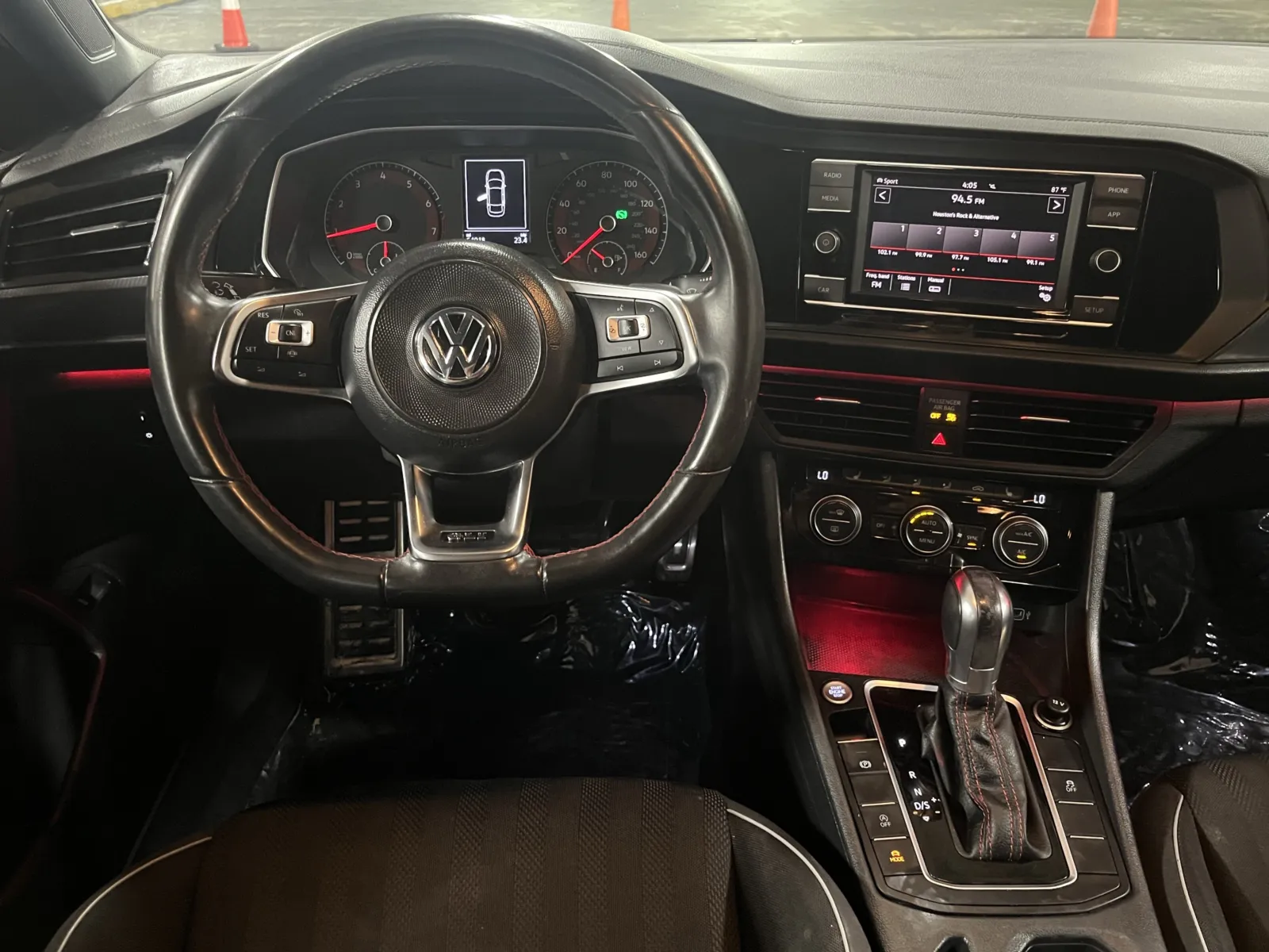 Volkswagen Jetta GLI photo 16