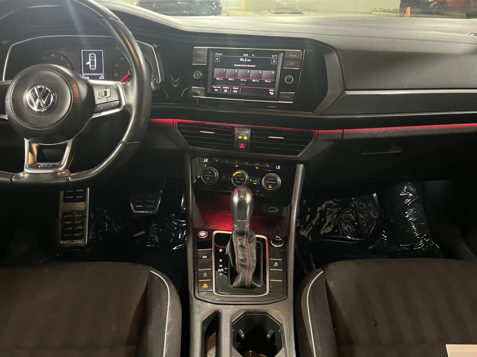 Volkswagen Jetta GLI photo 23