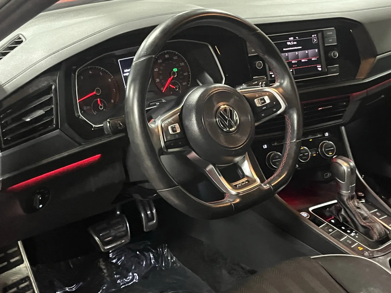 Volkswagen Jetta GLI photo 14