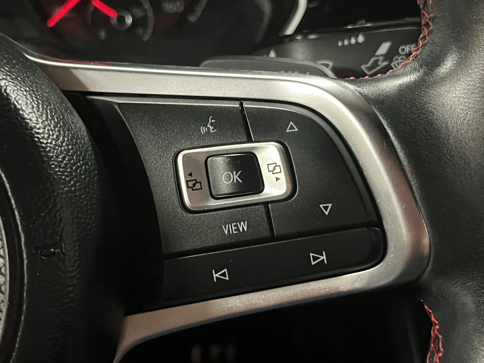 Volkswagen Jetta GLI photo 19