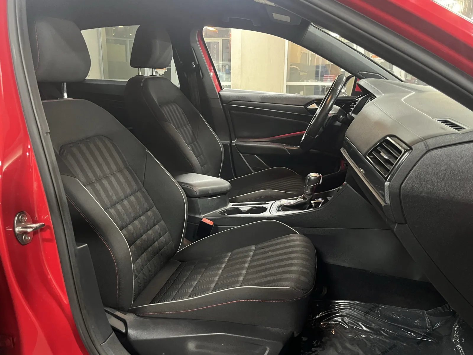 Volkswagen Jetta GLI photo 26