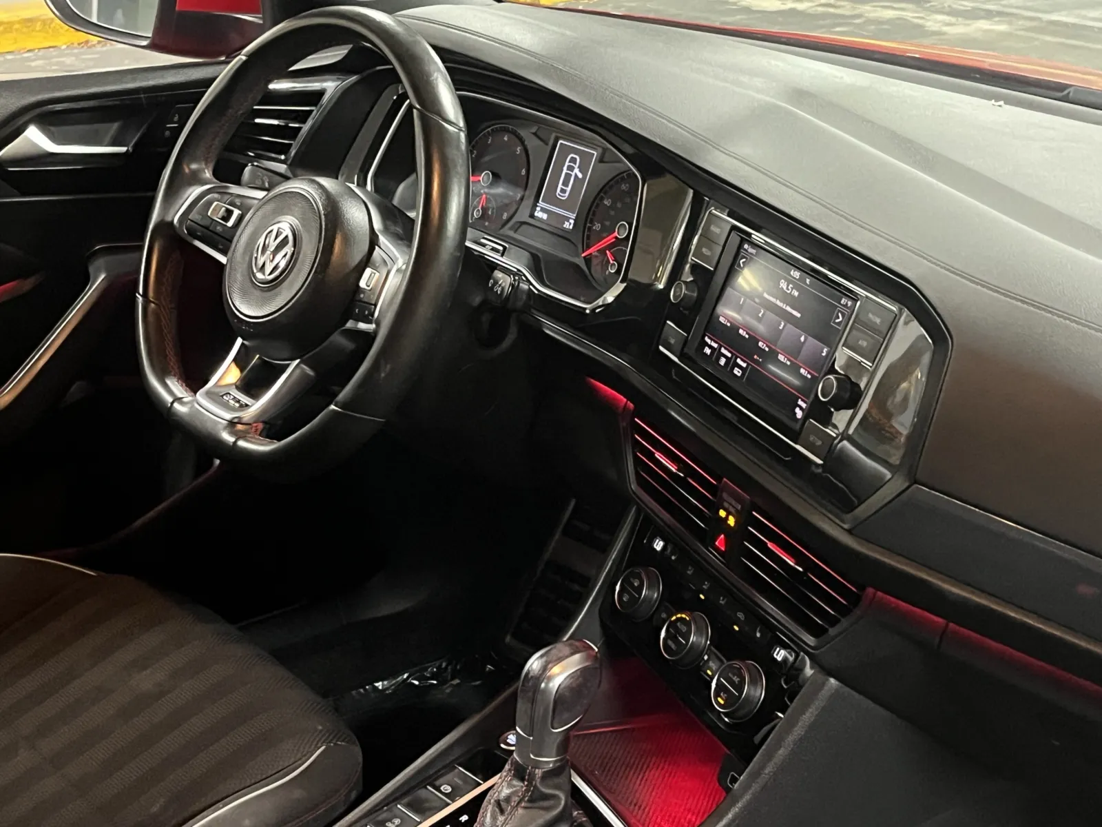 Volkswagen Jetta GLI photo 15