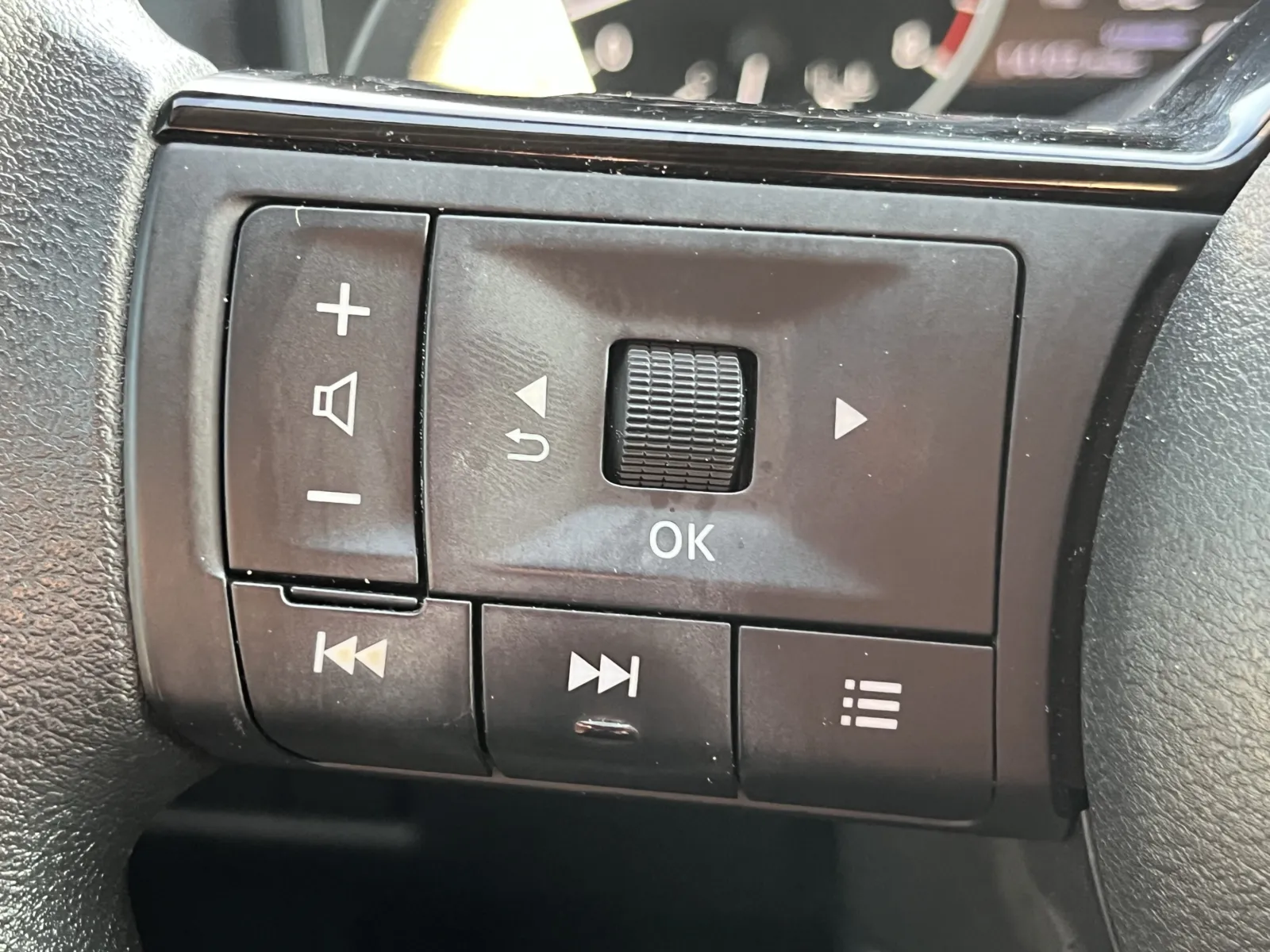 Nissan Rogue photo 18