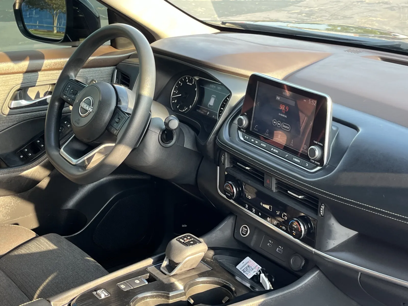 Nissan Rogue photo 15