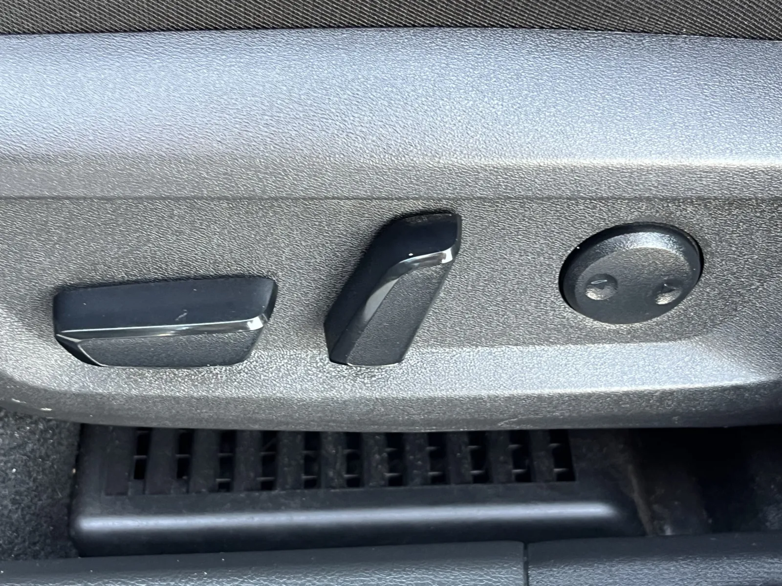 Nissan Rogue photo 25