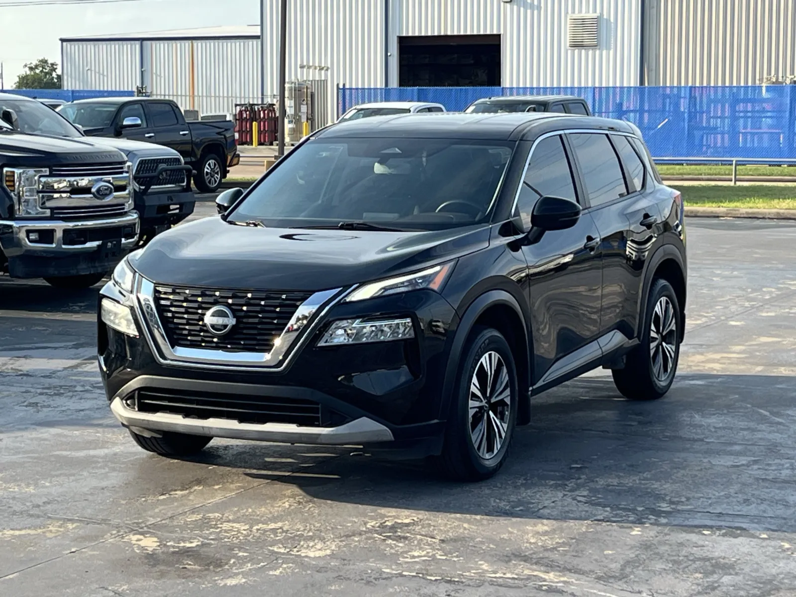 Nissan Rogue photo 2
