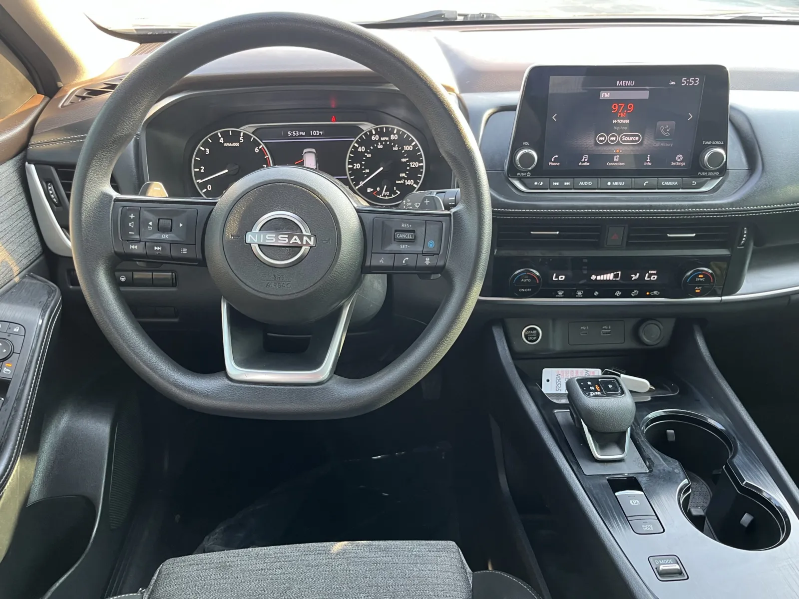 Nissan Rogue photo 16