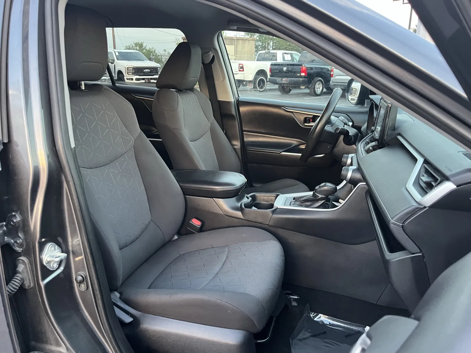 Toyota RAV4 photo 26