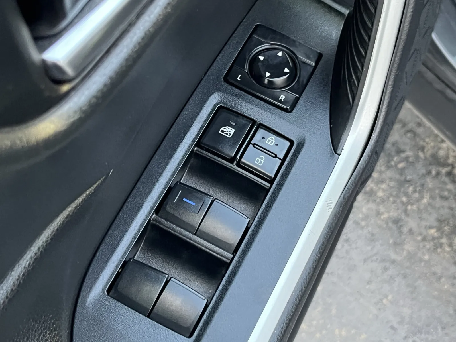 Toyota RAV4 photo 24