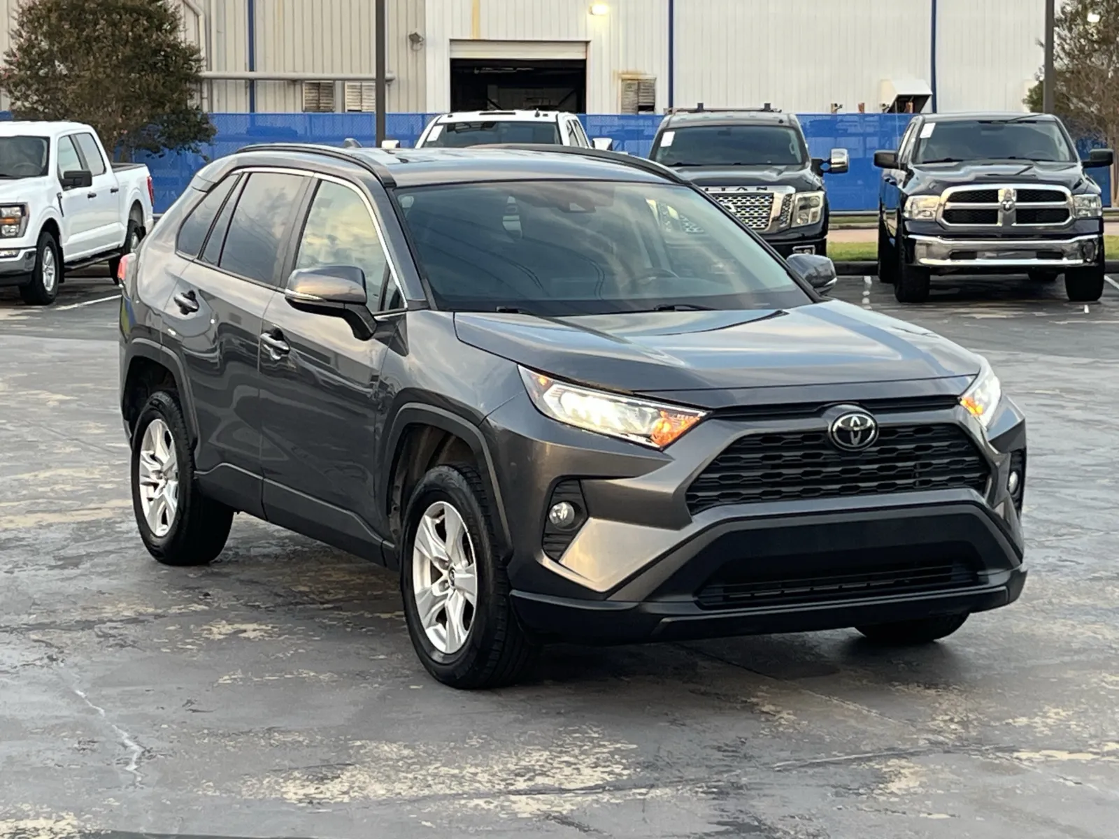 Toyota RAV4 photo 3
