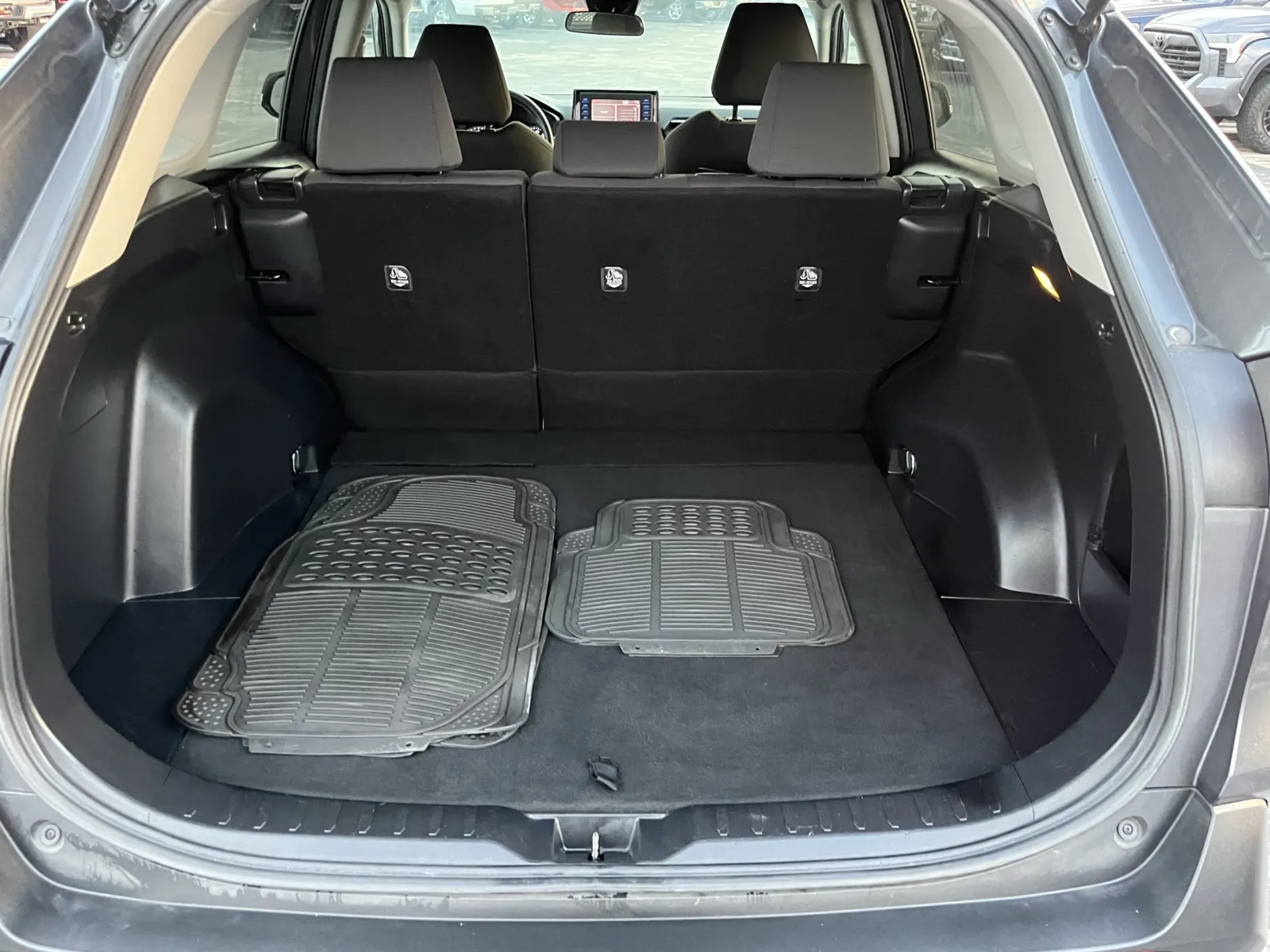 Toyota RAV4 photo 12