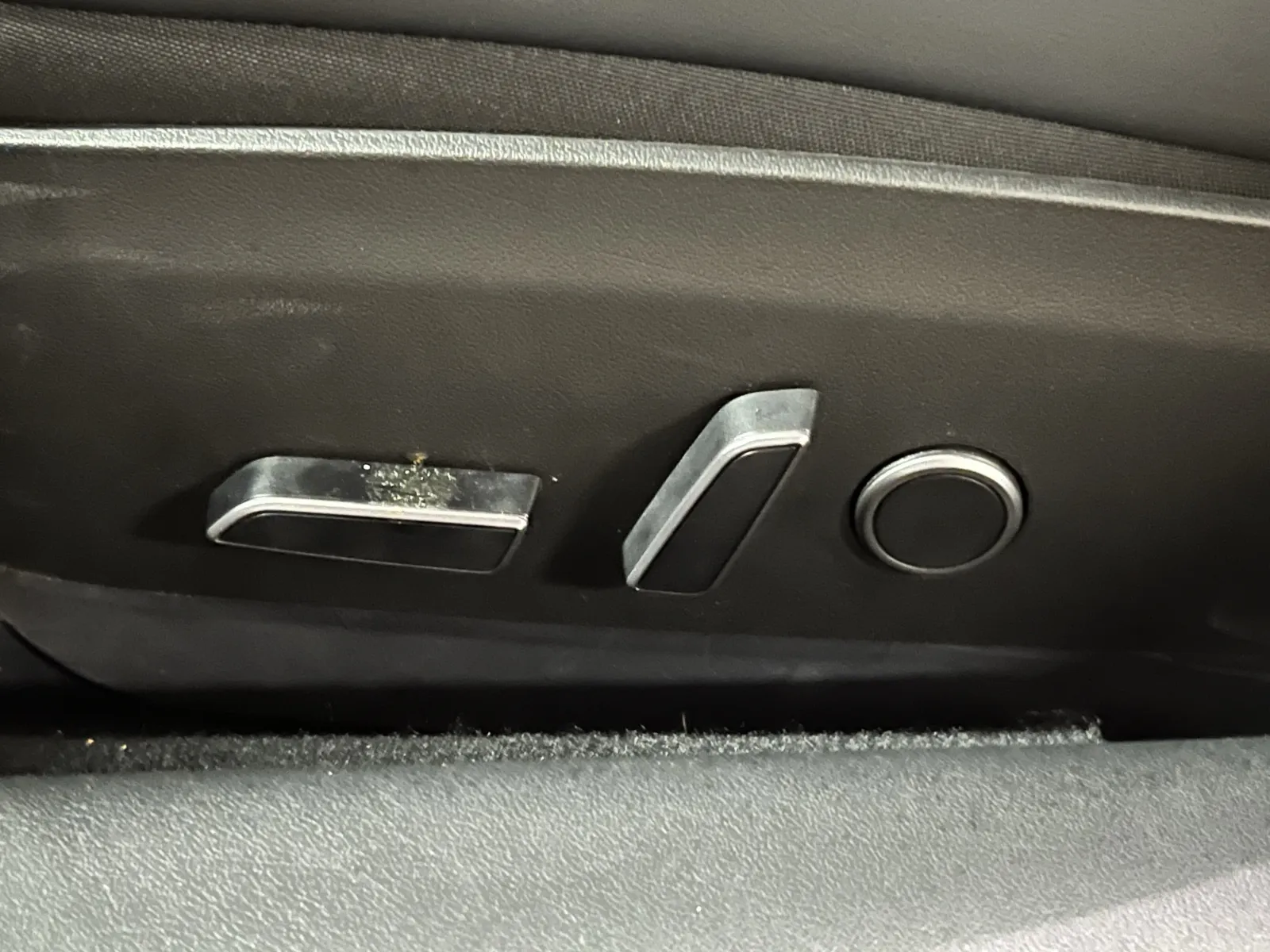 Tesla Model 3 photo 26