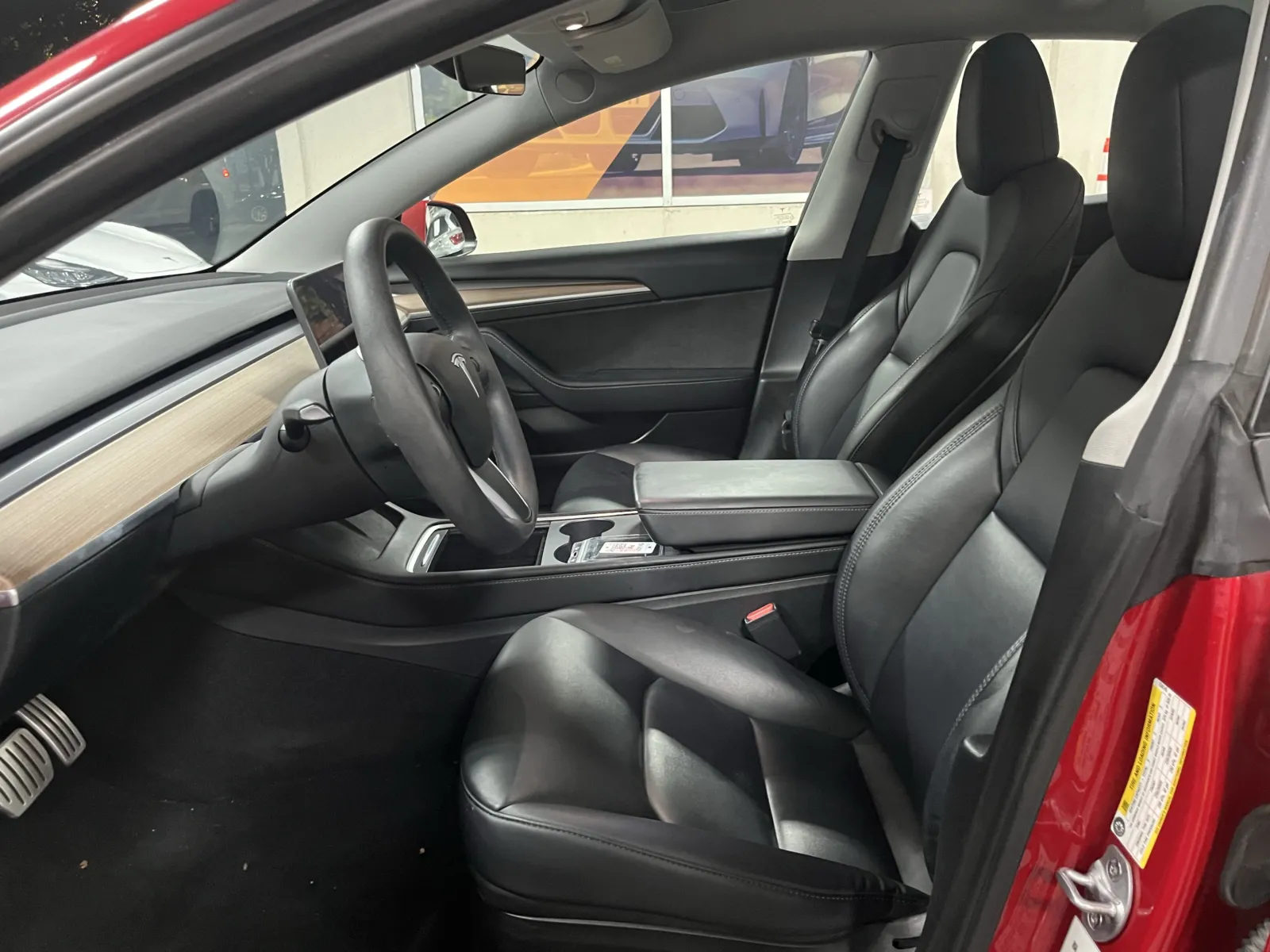 Tesla Model 3 photo 27